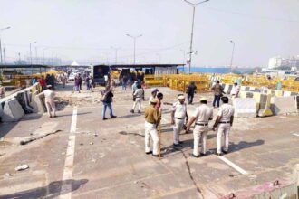 Police removed barricading on Ghazipur border, NH-9 and roads opened from Delhi to Meerut