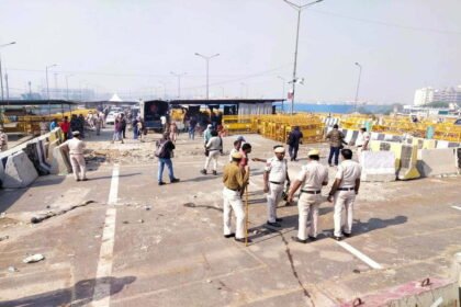 Police removed barricading on Ghazipur border, NH-9 and roads opened from Delhi to Meerut