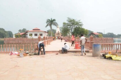 Grand preparations for the ceremony in the courtyard of Maa Kaushalya to cherish the memories related