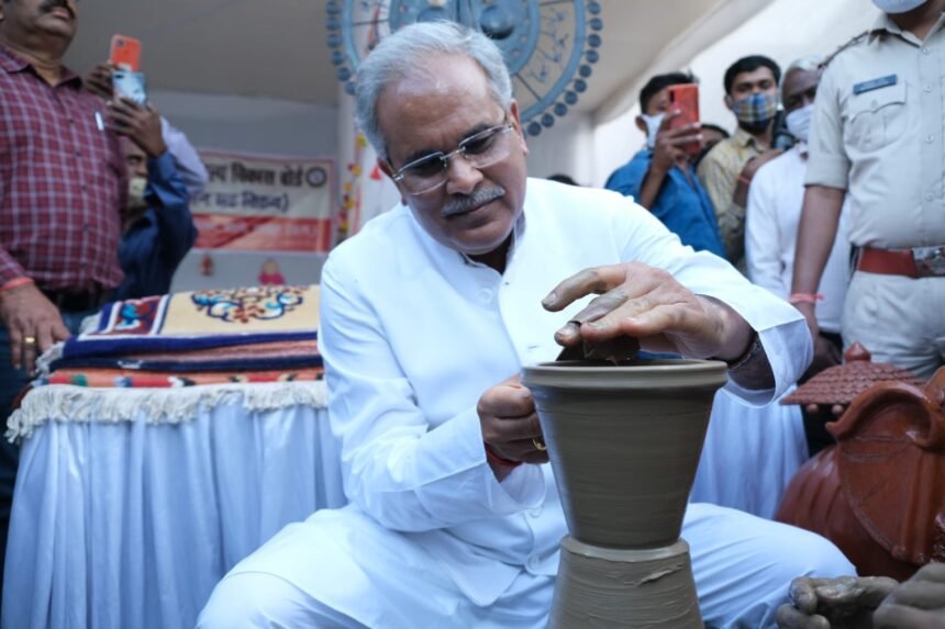 छत्तीसगढ़ हर्बल्स दीवाली मेला का सीएम बघेल ने किया शुभारंभ