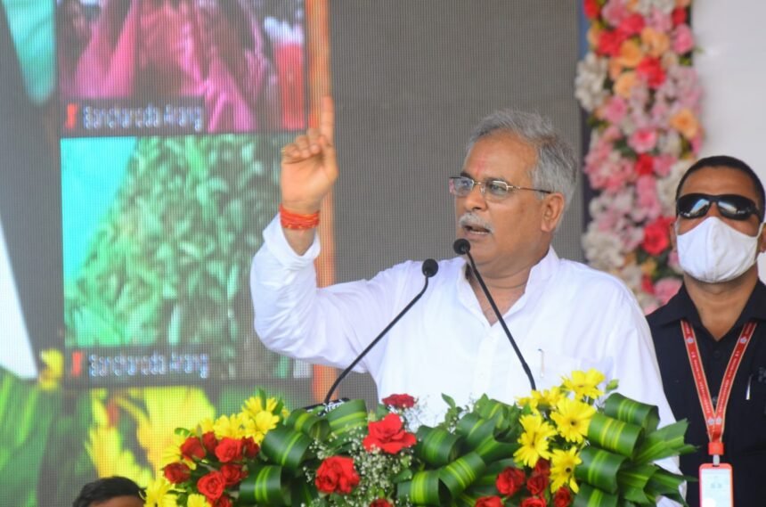 Chief Minister Baghel inaugurated the power generation project from cow dung in the Gauthans