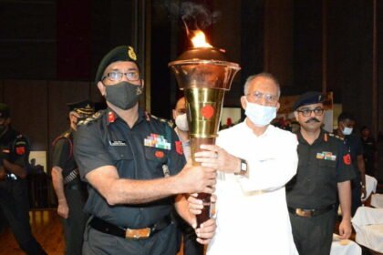 स्वर्णिम विजय मशाल यात्रा के सम्मान समारोह में शामिल हुए गृह मंत्री…. कहा- सैनिकों के सम्मान से आने वाली पीढिय़ों को मिलेगी देशभक्ति के लिए प्रेरणा