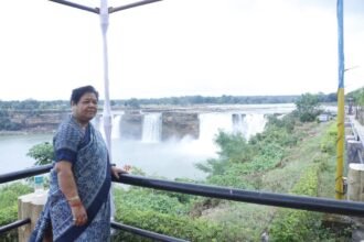 चित्रकोट जलप्रपात के विहंगम दृश्य को देखकर मुग्ध हुई राज्यपाल… कहा पूरे राज्य का गौरव है यह जलप्रपात