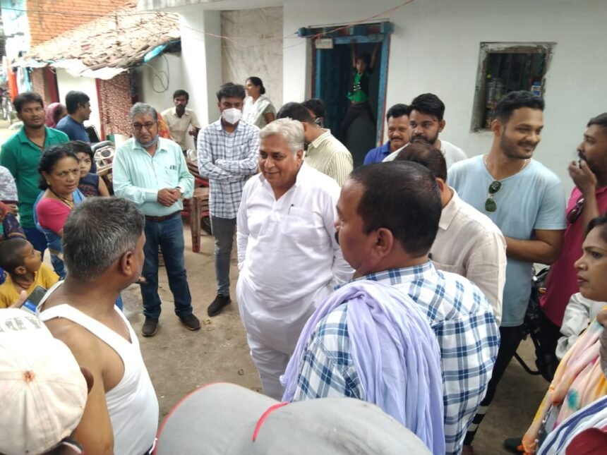 विकास कार्यों में अधिकारी कर रहे लापरवाही… विधायक वोरा ने जताई नारागजी