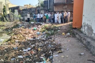 पोलसाय पारा वार्ड में गंदगी का ढेर, तालाब में कचरा…. विधायक वोरा ने की नगरीय प्रशासन विभाग के सेक्रेटरी से शिकायत