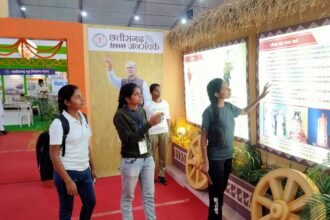 National Tribal Dance Festival… Photo exhibition became the center of attraction of the people