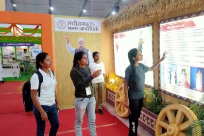 National Tribal Dance Festival… Photo exhibition became the center of attraction of the people