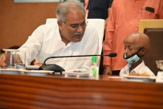 लाइलाज प्रोजेरिया बीमारी से जूझ रहे किशोर को आईजी-एसपी कान्फ्रेंस में बुलवाकर मुख्यमंत्री ने की मुलाकात