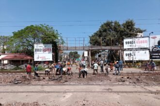 ट्रैक मेंटेनेंस के लिए बंद हुआ सुपेला रेलवे फाटक… फाटक तक आकर लौटते रहे लोग… जाने कितने दिनों तक बंद रहेगा फाटक