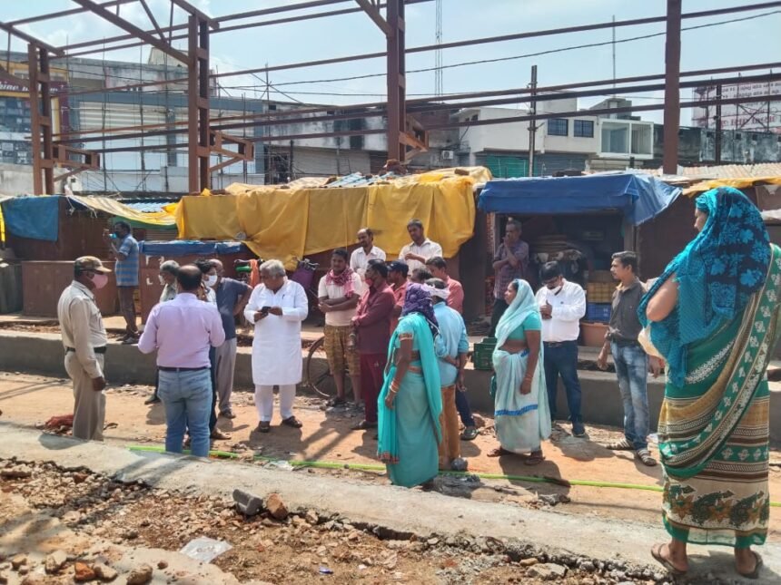 यूनिशेड निर्माण में लेटलतीफी : अफसरों पर जमकर बरसे वोरा… नगरीय प्रशासन मंत्री को किया फोन… विकास कार्यों में तेजी लाने अफसरों को निर्देश देने किया आग्रह