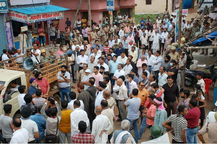 कवर्धा में सर्वसमाज की पहल: अमन और चैन के लिए सर्व समाज प्रमुखों ने निकाला शांति मार्च… व्यापारियों ने भी दिया साथ