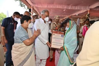 स्मृति दिवस परेड में शामिल हुए राज्यपाल, मुख्यमंत्री व गृहमंत्री…. राज्यपाल उइके ने कहा पुलिस जवानों के समर्पण और कर्तव्यपरायणता से समाज को मिल रही सुरक्षा