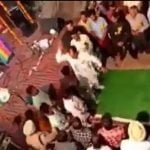 युवक ने पूछा आपने गांव के लिए क्या किया? कांग्रेस विधायक और सुरक्षागार्ड पीटने लगे, देखे विडियो