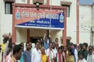 जिस गांव को गोद लिया वहीं टूटी राजीव गांधी की प्रतिमा, कांग्रेस ने की शिकायत