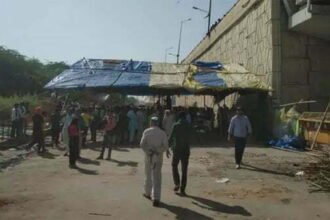 खुलेगा गाजीपुर बॉर्डर? सुप्रीम कोर्ट की फटकार के बाद झोपड़ी हटाने लगे राकेश टिकैत, कहा- हमने नहीं लगाया