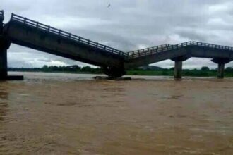 असम में हैंगिंग ब्रिज गिरा, 30 छात्र घायल; स्कूल से घर लौटते वक्त हुआ हादसा