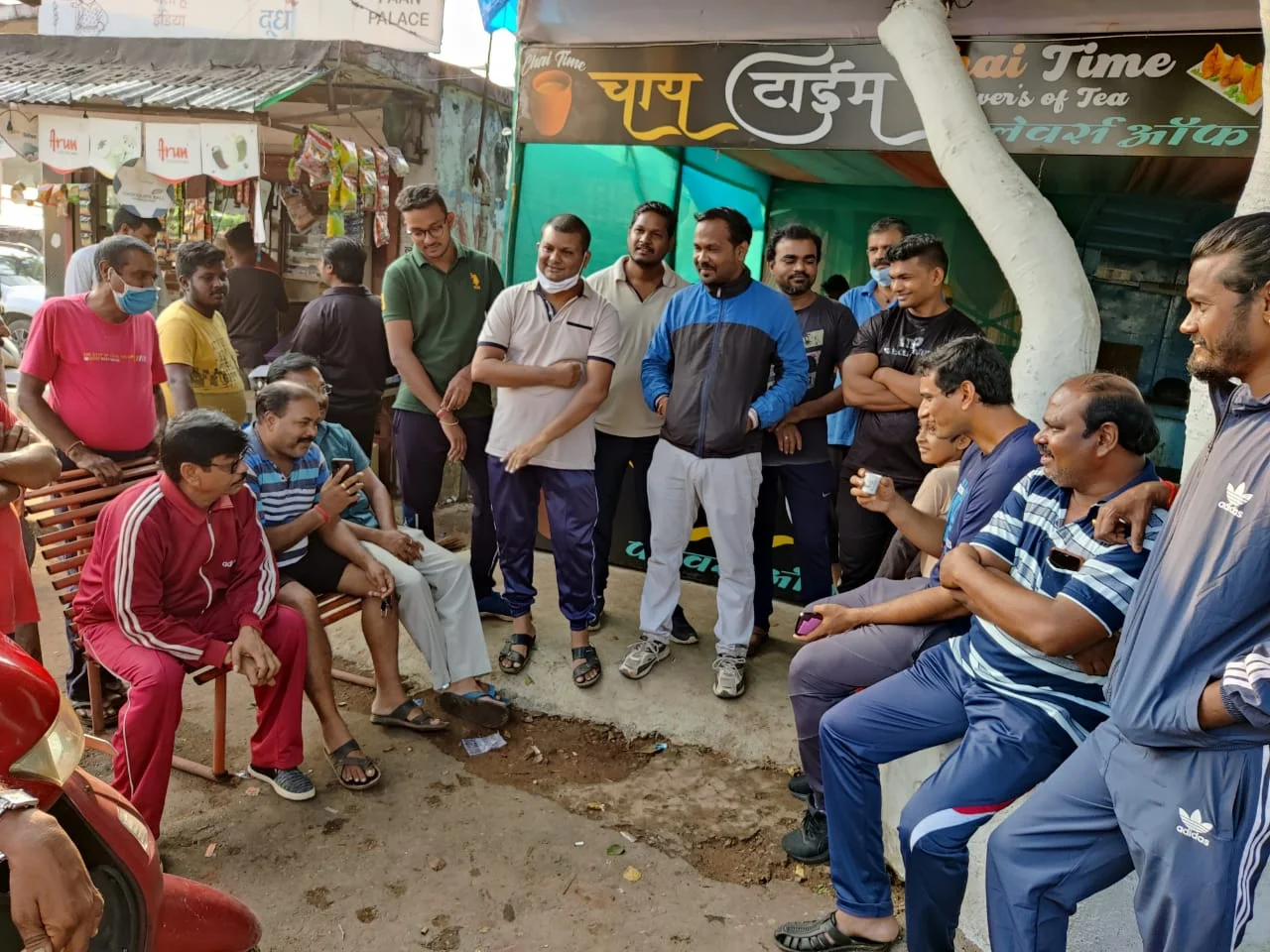 चाय पर चर्चा: सेक्टर 6 पहुंच आमजन से मिले विधायक देवेंद्र… लोगों की मांग पर घोषणा…डी मार्केट में लगेगा स्ट्रीट लाइट… ई मार्केट में बनेगा शौचालय