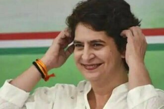 यूपी में कांग्रेस का एक और महिला कार्ड, प्रियंका का सरकार बनने पर स्कूटी और स्मार्टफोन देने का ऐलान