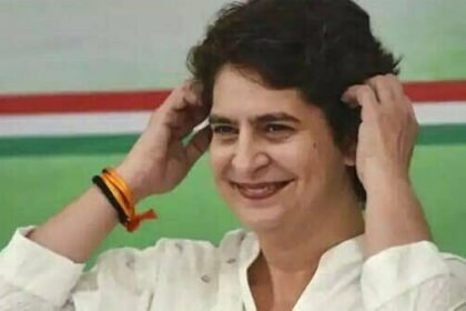यूपी में कांग्रेस का एक और महिला कार्ड, प्रियंका का सरकार बनने पर स्कूटी और स्मार्टफोन देने का ऐलान
