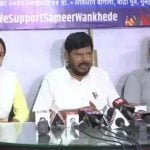 आरोपों से घिरे तो आठवले की चौखट पर पहुंची वानखेड़े फैमिली, मलिक से बोले मंत्री- साजिश करना बंद कीजिए