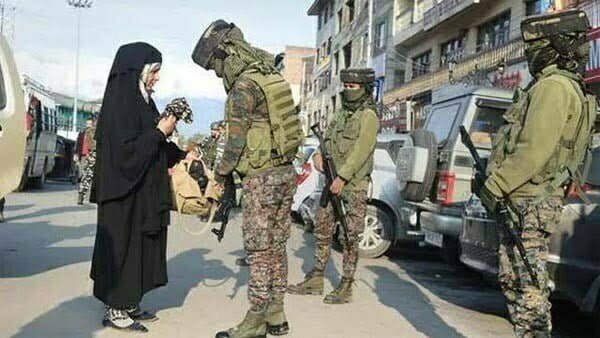 कश्मीर में आतंक पर इस बार होगा करारा वार, हर तरफ बने चेक पोस्ट, चौबीसों घंटे अलर्ट पर सीआरपीएफ