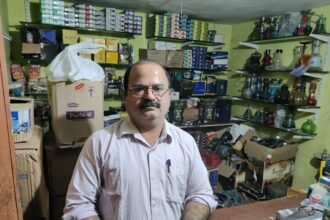 ब्रेकिंग न्यूज: हुक्का बार बैन हुआ तो रायपुर के इस सख्श ने निकाली ऐसी तरकीब… पुलिस ने दबिश दी तो उड़े होश…. इतने लाख का हुक्का व फ्लेवर किया बरामद