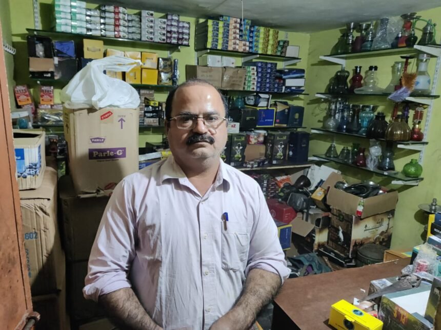 ब्रेकिंग न्यूज: हुक्का बार बैन हुआ तो रायपुर के इस सख्श ने निकाली ऐसी तरकीब… पुलिस ने दबिश दी तो उड़े होश…. इतने लाख का हुक्का व फ्लेवर किया बरामद