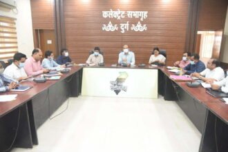 स्कूलों में ही बनेंगे जाति प्रमाणपत्र… छात्रावासों में सप्लाई करेंगी स्व-सहायता समूह… कलेक्टर ने समीक्षा बैठक में दिये निर्देश