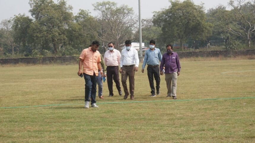 सेक्टर-9 का फुटबाल ग्राउंड खिलाडिय़ों के लिये हुआ तैयार… जल्द शुरू हो सकेंगे मुकाबले… फ्लड लाइट की भी सुविधा