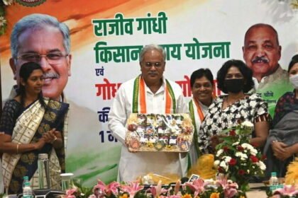 The Chief Minister launched the online dashboard of the Slum Health Scheme and the gift pack