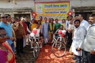 शपथ फाउंडेशन का दीपावली मिलन समारोह.... दिव्यांगों को भेंट किया ट्राईसिकल