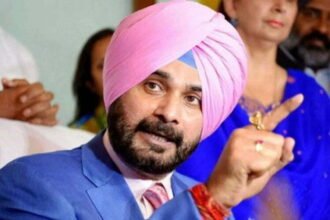 चुनाव से पूर्व बड़ी घोषनाओं को लेकर अपनी ही सरकार पर बरसे सिद्धू: कहा- आखिरी दो महीने लॉलीपॉप दे रही सरकार…. कोई नहीं रहेगा पार्टी के साथ