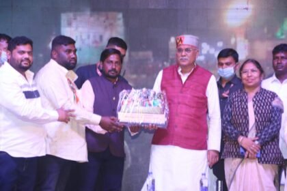 बिग ब्रेकिंग: छठ पर्व पर सेक्टर-2 पहुुंचे सीएम बघेल की बड़ी घोषणा: सेक्टर-2 तालाब के सौंदर्यीकरण के लिए और मिले एक करोड़ रुपए