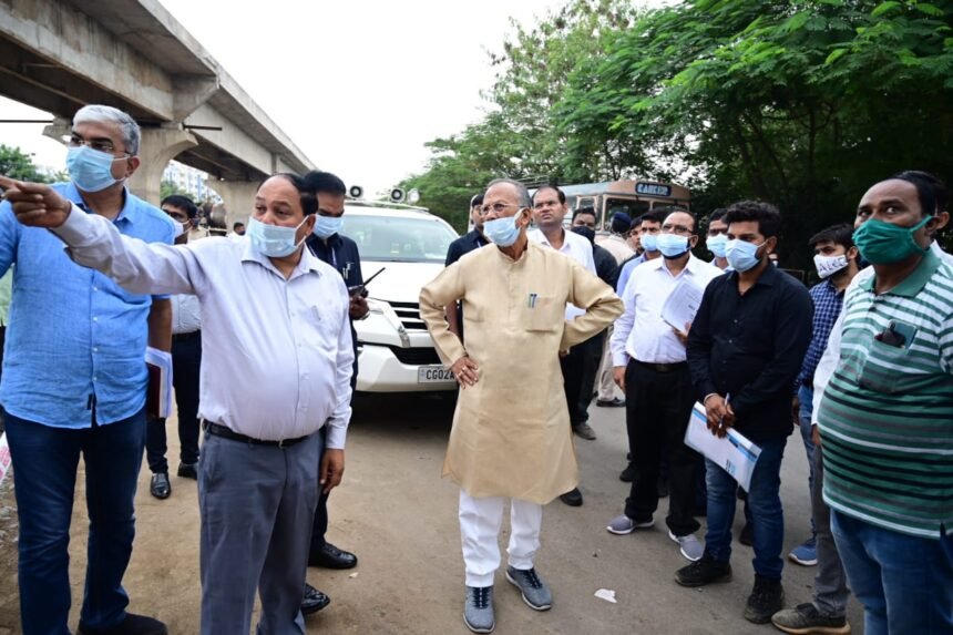 अण्डर ब्रिज के कार्यों की धीमी प्रगति पर मंत्री ताम्रध्वज साहू ने जताई नाराजगी… गोगांव में ठेकेदार को हटाने और दोबारा टेण्डर के दिए निर्देश