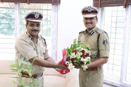 आईपीएस ओपी पाल ने दुर्ग रेंज के आईजी का संभाला पद… एसपी मीणा सहित आला अधिकारियों ने दी बधाई