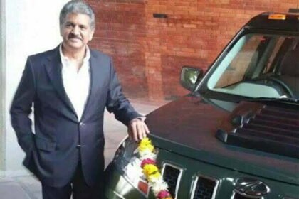 साधु भी ले रहे डिजिटल दक्षिणा, आनंद महिंद्रा ने साझा किया मजेदार वीडियो