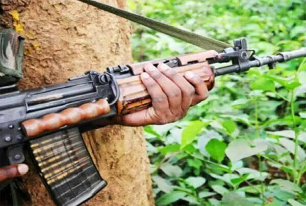 मणिपुर में असम राइफल्स के काफिले पर हमला, अफसर की पत्नी-बच्चे समेत 7 जवानों की मौत