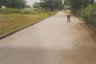 सीसी सड़क निर्माण से ग्रामीण बस्तियों में कीचड़-धूल की समस्याओं से मिल रहा छुटकारा