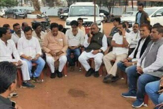 जन जागरण पदयात्रा की तैयारियों का जायजा लेने के लिए छत्तीसगढ़ खनिज विकास निगम के अध्यक्ष गिरीश देवांगन लाल मैदान पहुँचे