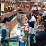 धनतेरस पर जमकर हुई सोने की खरीदारी, एक दिन में ही बिके 15 टन सोने के आभूषण