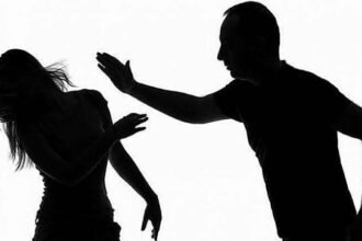 सर्वे: घरेलू हिंसा के लिए महिलाएं खुद राजी, 80 प्रतिशत से ज्यादा महिलाओं ने पति से मार खाने को बताया जायज