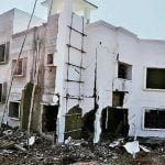 नक्सली तांडव: सो रहे मजदूरों को बनाया बंधक, पुलिस भवन को बम से उड़ाया