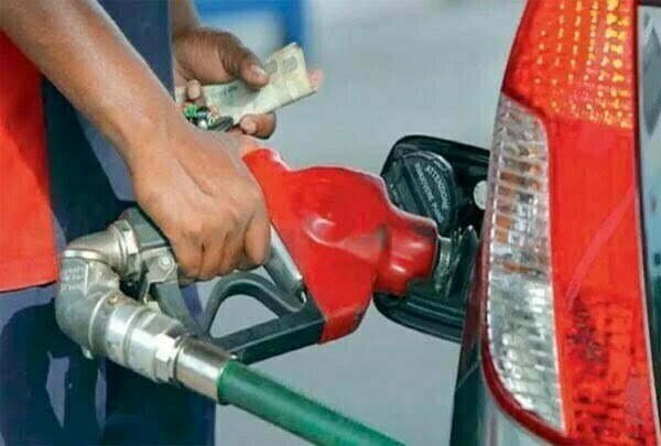 ईंधन की कीमतें कम करने से क्यों कतरा रहे गैर भाजपा शासित राज्य, इन 13 राज्यों ने नहीं की वैट में कटौती