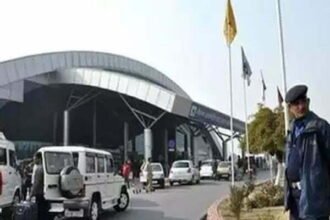 दूसरे देशों से छत्तीसगढ़ आने वालों की स्क्रीनिंग और जानकारी जुटाने प्रदेश के तीनों हवाई अड्डों पर हेल्प डेस्क स्थापित करने के निर्देश