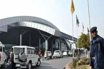 दूसरे देशों से छत्तीसगढ़ आने वालों की स्क्रीनिंग और जानकारी जुटाने प्रदेश के तीनों हवाई अड्डों पर हेल्प डेस्क स्थापित करने के निर्देश
