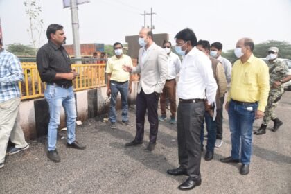 कैनाल रोड़ का निरीक्षण करने पहुंचे कलेक्टर भुरे… कार्य की प्रगति पर बोले- जल्द पूरा होगा कैनाल रोड का काम