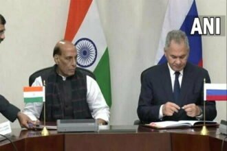 भारत और रूस के बीच 'AK-203 राइफल' सौदे पर लगी मुहर, दोनों देशों के रक्षा मंत्रियों ने किए हस्ताक्षर