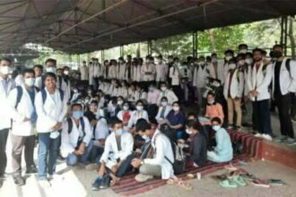 काउंसलिंग में देरी से छत्तीसगढ़ के 500 रेजिडेंट डॉक्टर हड़ताल पर, कहा- भार इतना की हम थक चुके हैं