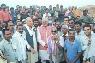 सीएम बघेल अचानक पहुंचे धान खरीदी केन्द्रों में: व्यवस्था का लिया जायजा