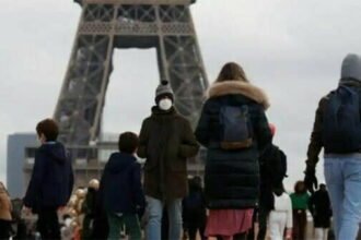 नए साल से पहले कहर बरपा रहा कोरोना, एक दिन में मिले 1.80 लाख नए केस